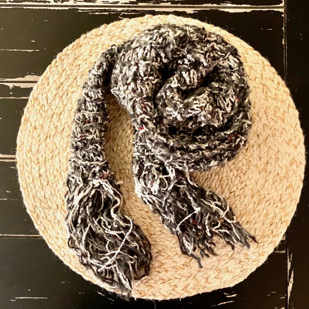 🖤 Hand Knit Black and White Long Scarf